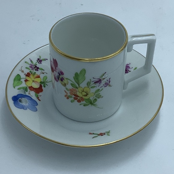 Two Hochst Germany Hand Painted Porcelain Demitasse Cups and Saucers. - Picture 6 of 15